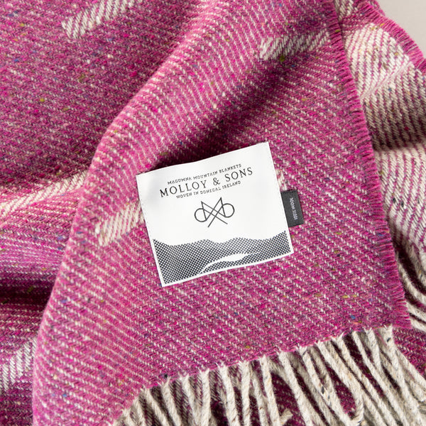 Maghera Fuchsia throw