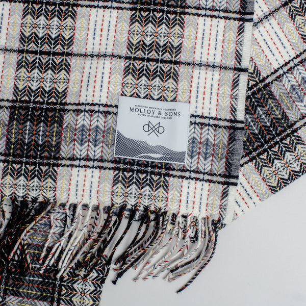 Grey Fine Diamond throw